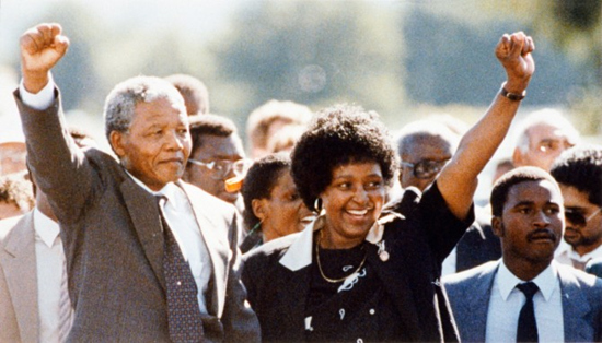 1990�������������z���c���ݡ��������y�ֵ���Ƭ�ɞ鿹���N����x�Ę�־��һĻ���Y����Ƭ