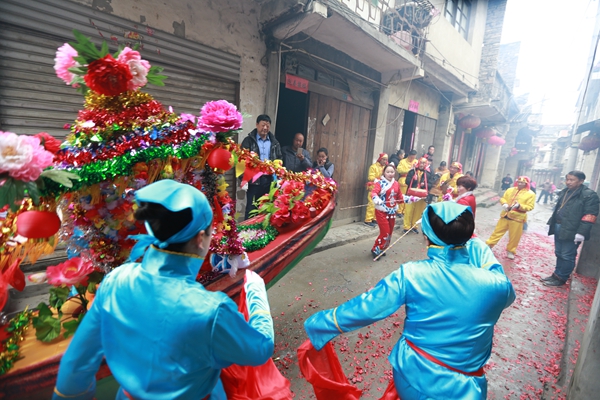 �׺Ӻӽ����״�������[�t��һ�l����