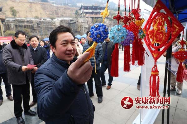 2��2��������܊�ڍ��޿h�͘I(y��)��(chu��ng)�I(y��)&ldquo;���L(f��ng)�Є�(d��ng)&rdquo;��Ƹ��(hu��)�F(xi��n)��(ch��ng)�^�pһ�������ֹ�ˇƷ��˾�Įa(ch��n)Ʒ����� �z.jpg