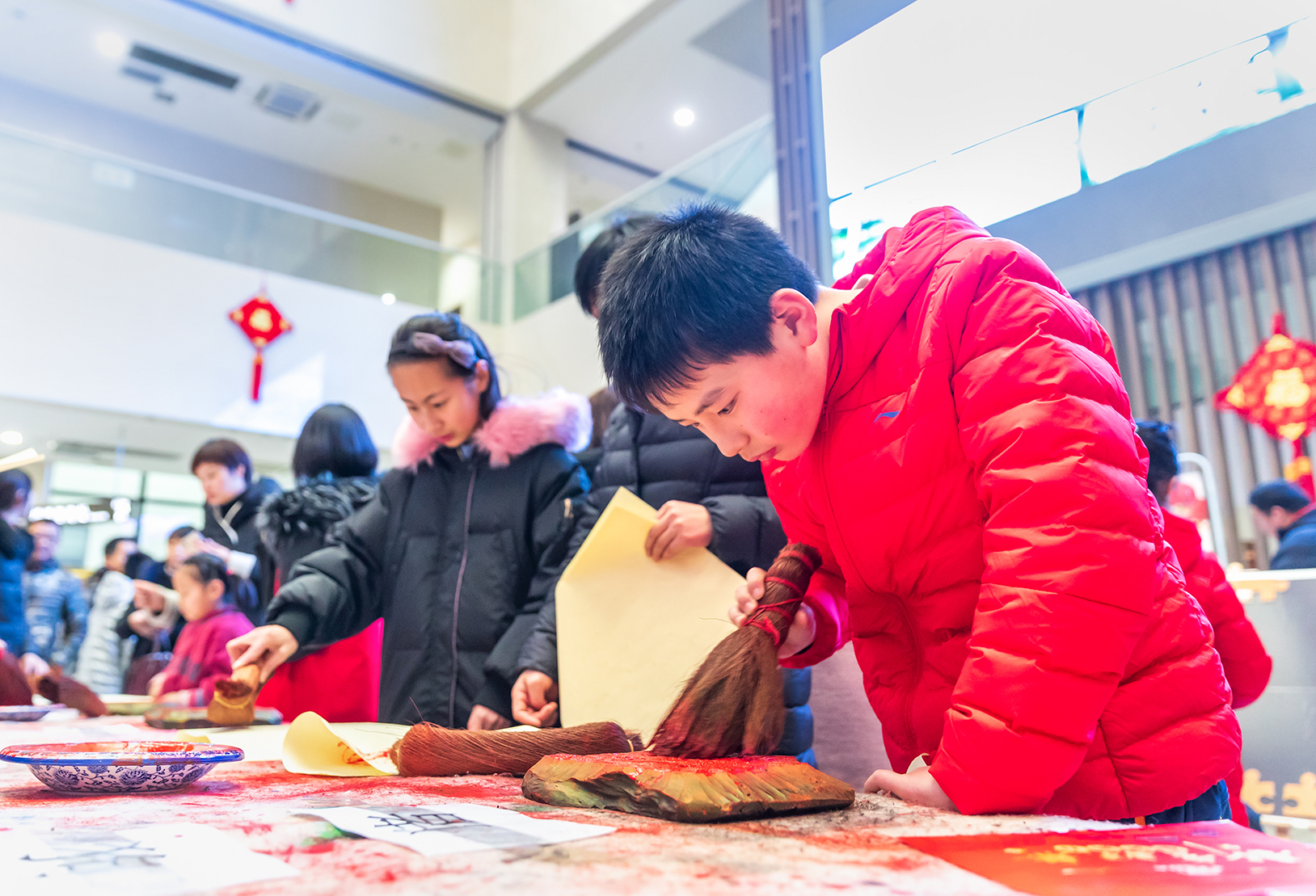 �����^���^(gu��)�����������S��Ⱥ�����Ļ����(d��ng)�������в����^�ڴ���(ji��)�����e�k&ldquo;��ζ&rdquo;ϵ���Ļ����(d��ng)��׌ǰ��(l��i)���ӻ��(d��ng)�����ڿ옷(l��)���w�(y��n)���y(t��ng)�ꮋ�������^(gu��)����Ѧ�ڌW(xu��) �z.jpg