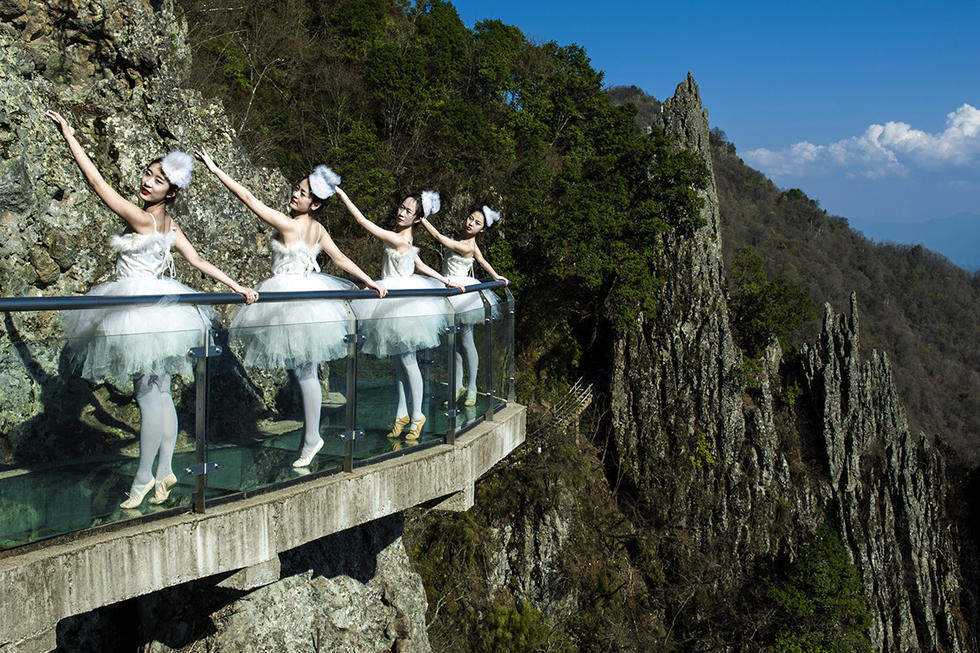 �����όmɽ�ϵĿ��а���