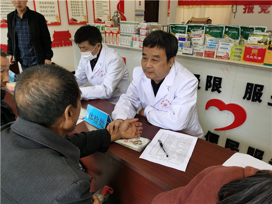 安康市中心血站聯(lián)合旬陽縣麻坪鎮(zhèn)衛(wèi)生院開展“義診進(jìn)基層便民送健康”義診活動(dòng)