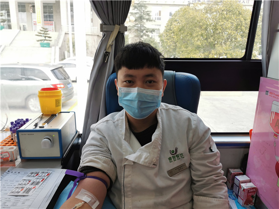 人民警察一心為民，捋袖捐血鐵血柔情——安康市公安局積極開展冬季獻(xiàn)血活動(dòng)