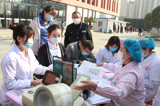 用愛心為春日注入一份活力——安康市婦幼保健院積極組織愛心獻(xiàn)血活動(dòng)