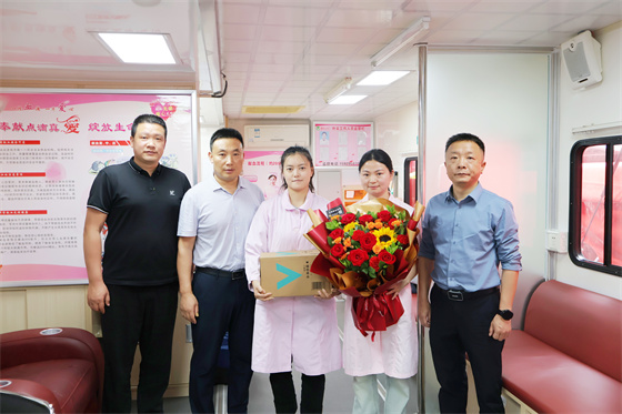 安康市中心血站開展“5·12”國際護(hù)士節(jié)慰問活動(dòng)